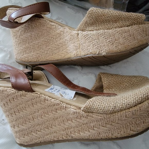 Kenneth Cole Reaction Wedge Espadrilles Shoes Size 8 Brand New! - Picture 3 of 5